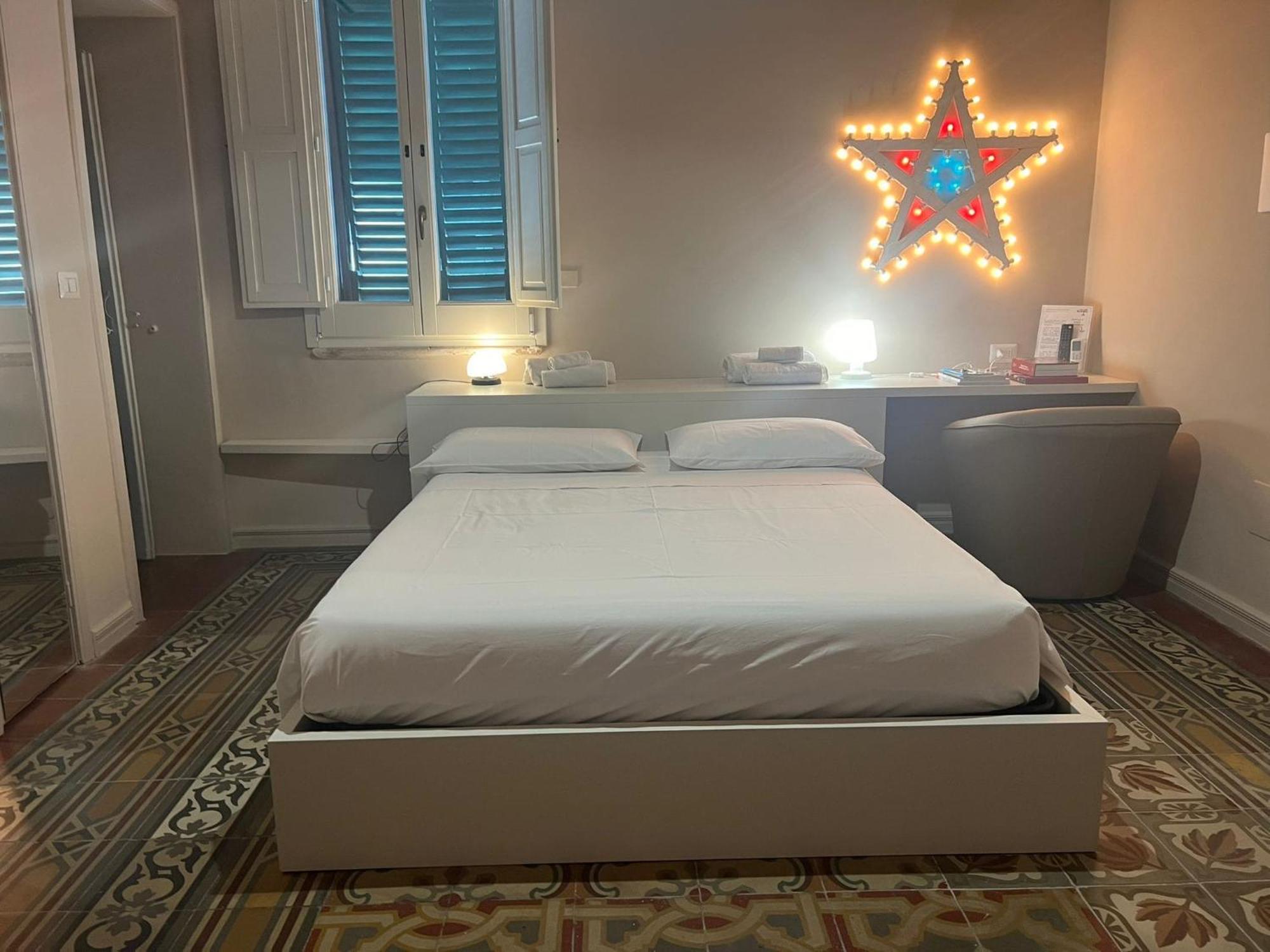 La Naca Della Taranta B&B 加拉蒂纳 外观 照片